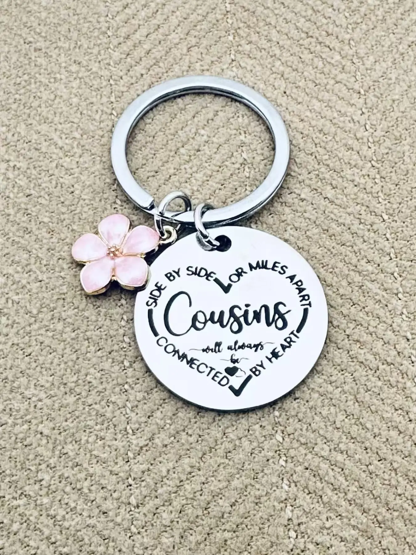 1Pc，Heartfelt Keychain for Cousins, 'we Are Heartfelt Cousins' Gift, Perfect Birthday Present, Christmas Gift for Family Members