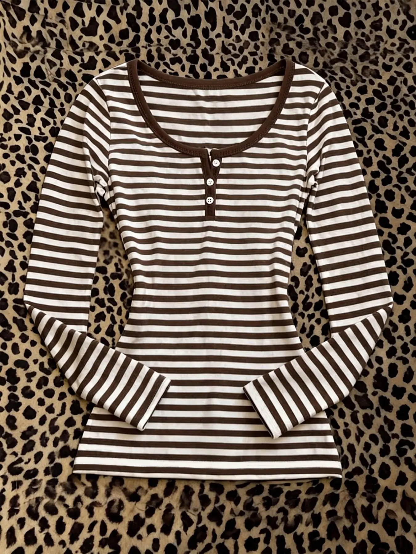 Women's Fashion Y2K Retro Striped Long Sleeve T-Shirt, Spring Summer Casual Round Neck Top with Buttons, Comfortable Daily Wear, Casual Everyday Tops