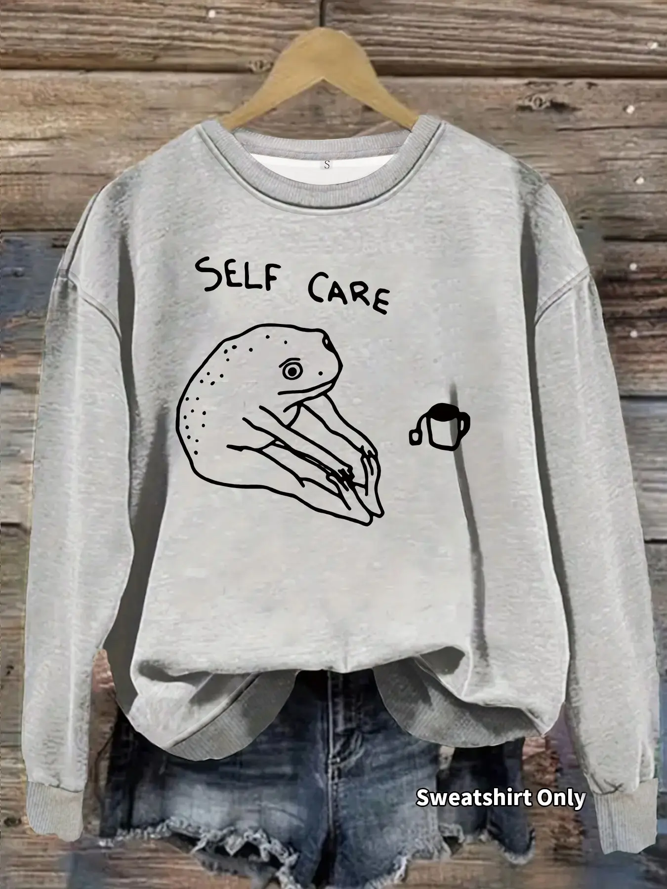 Women's Frog Pattern Print Round Neck Fleece Sweatshirt, Casual Long Sleeve Loose Fit, Fall & Winter Comfort