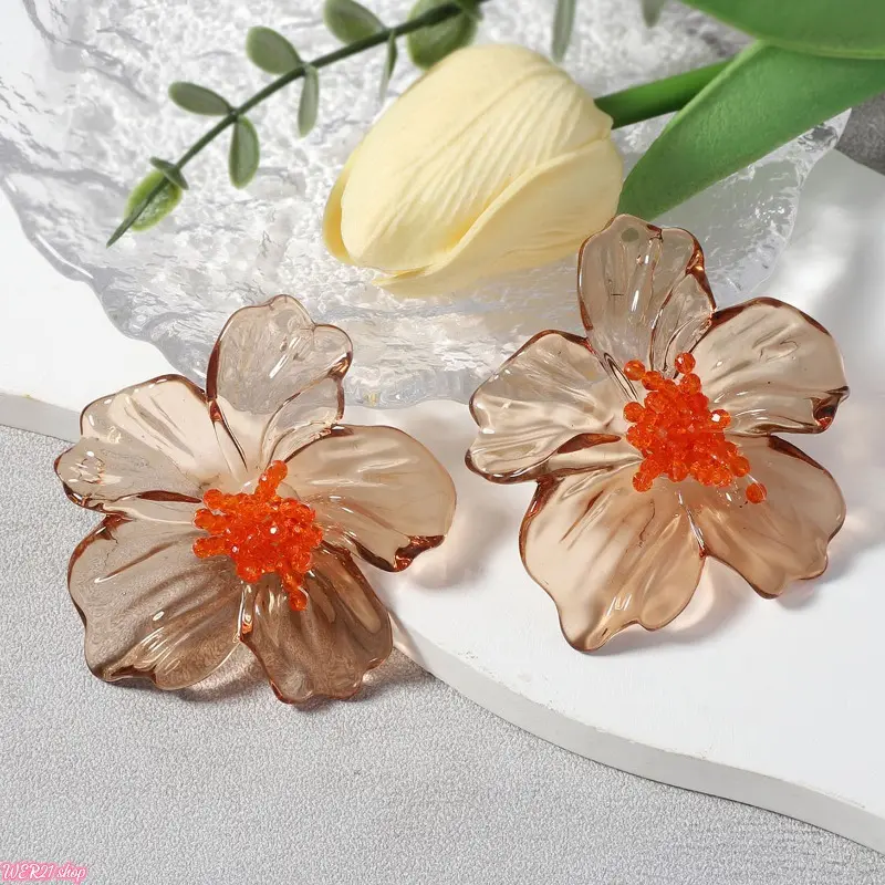 Trendy Oversized Clear Acrylic Flower Stud Earrings for Women, Unique Bold Statement Ear Jewelry, Versatile Elegant Street Style Accessories, Lightweight Fashion Ornaments for Daily Outfits, Shopping Trips and Street Photo Shoots