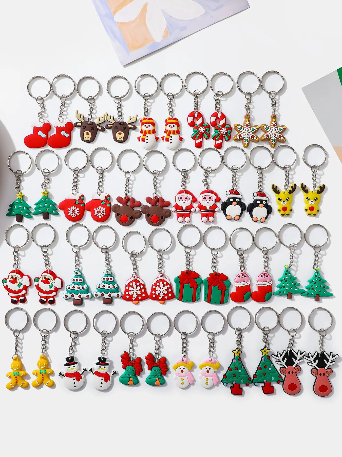 Christmas 46-Piece Keychain Set, Santa Claus, Snowman, Christmas Tree, Car Key Holder, Holiday Gift, Festive Accessories