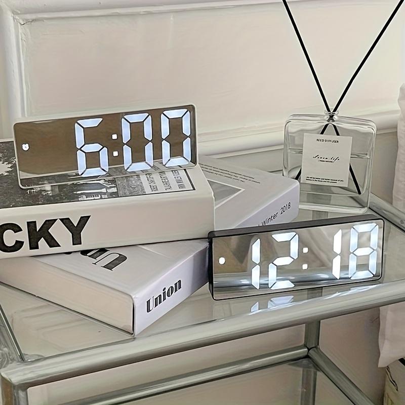 1pc LED Mirror Table Alarm Clock |   Digital Display, USB Powered, Snooze Function, Modern Rectangular Design with Plastic Frame, ≤36V Operating Voltage |   Ideal for Bedroom Or Office Decor