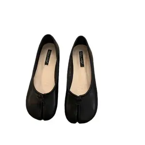 Comfortable Women’s Tabi Split Toe Ballet Flats Slip On Loafers Houndstooth and Solid Colors for Casual Daily Wear