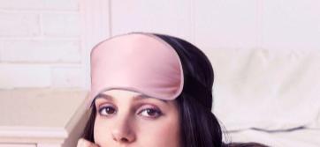 BY-A105 Luxury 100% Mulberry Silk Sleep Mask for Women | Adjustable Blackout Eye Mask with No Pressure Design | Soft Breathable Organic Silk Fabric | Perfect Travel Essentials & Gift (Pink)