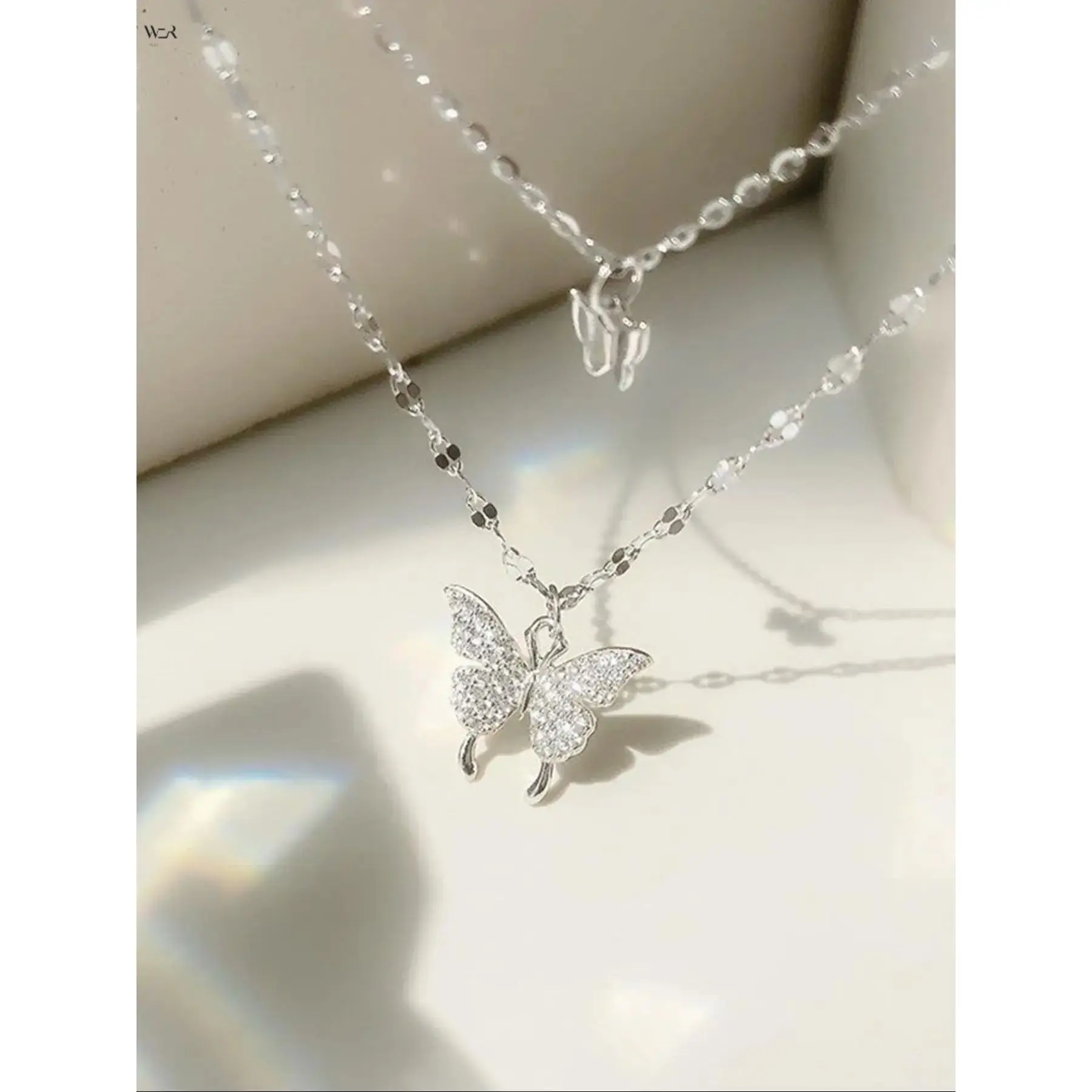 Women's Silver-Tone Crystal Butterfly Pendant Necklace, Delicate Chain, Sparkly Rhinestone Pavé Wings, Adjustable 45cm, 10g Lightweight, Elegant Feminine, Casual/Party Wear, Universal Fit, Fashion Costume Jewelry Accessory, 45Cm With 5Cm Extender