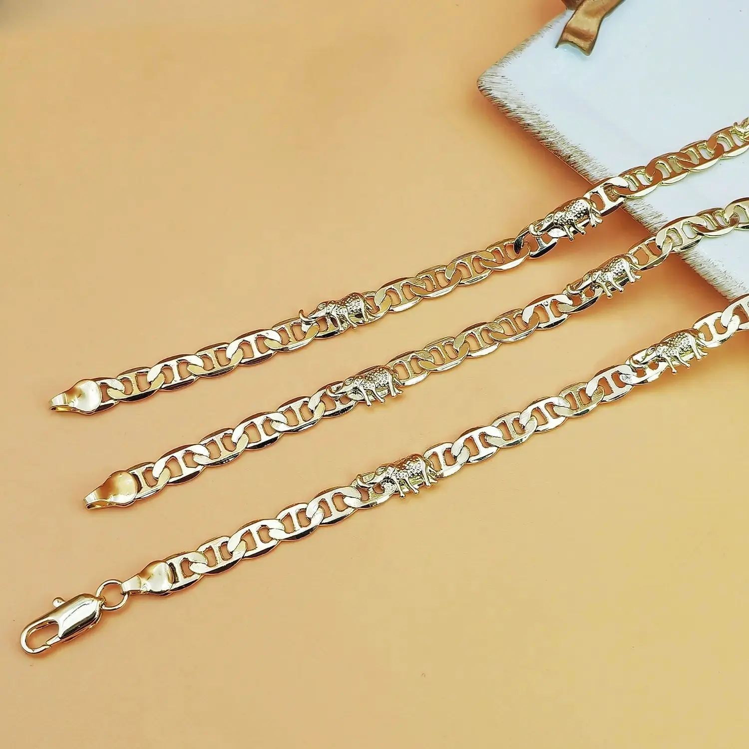 Punk Style 18K Copper‑Plated Unisex Elephant Hoop Bracelet, Vintage Geometric Chain Friend Gift Jewelry