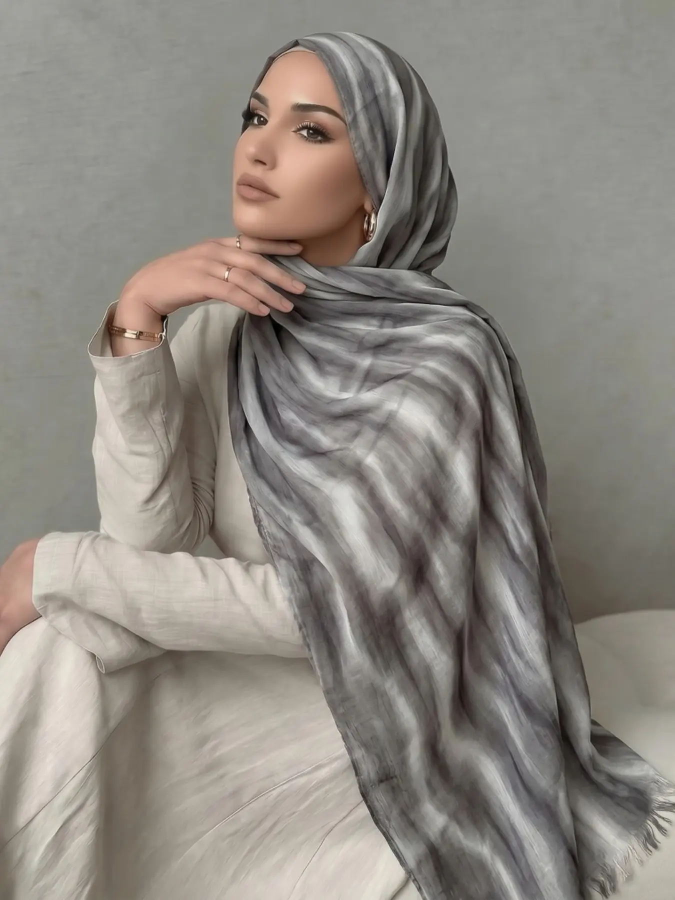 Women Ink Wash Stripe Tassel Muslim Hijab, Lightweight Breathable Headscarf, Stylish and Comfortable Islamic Fashion Accessory