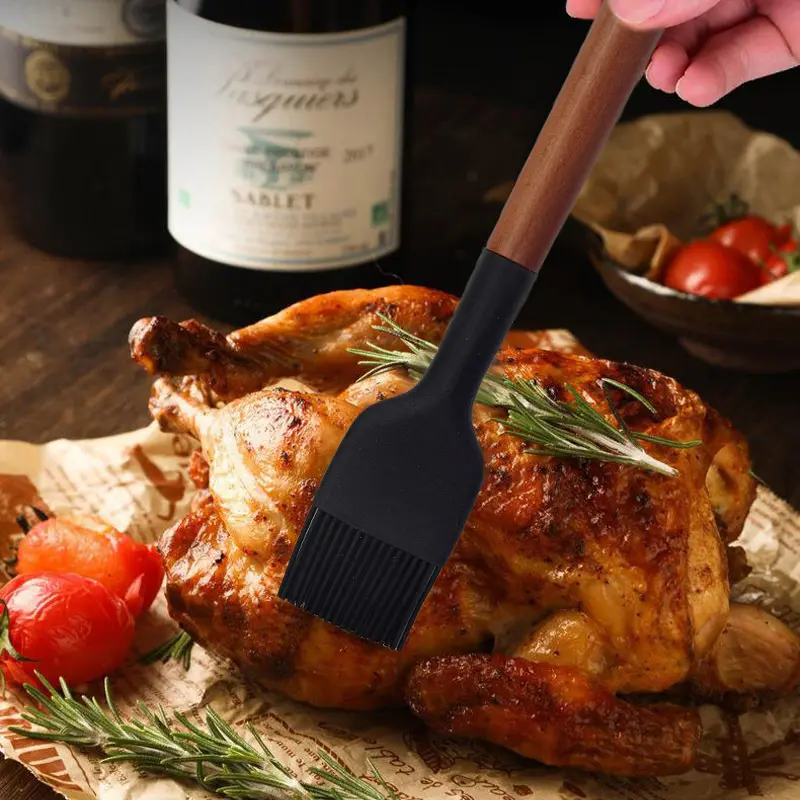 Set of 2/4Pcs Kitchen Baking Cooking Food‑Brush Assortment, Baking Tools, Wood‑Handle Silicone Basting Brush with hanging hole, Heat‑resistant non‑stick silicone pastry & barbecue brush, spreading butter, oil and sauce on pancakes