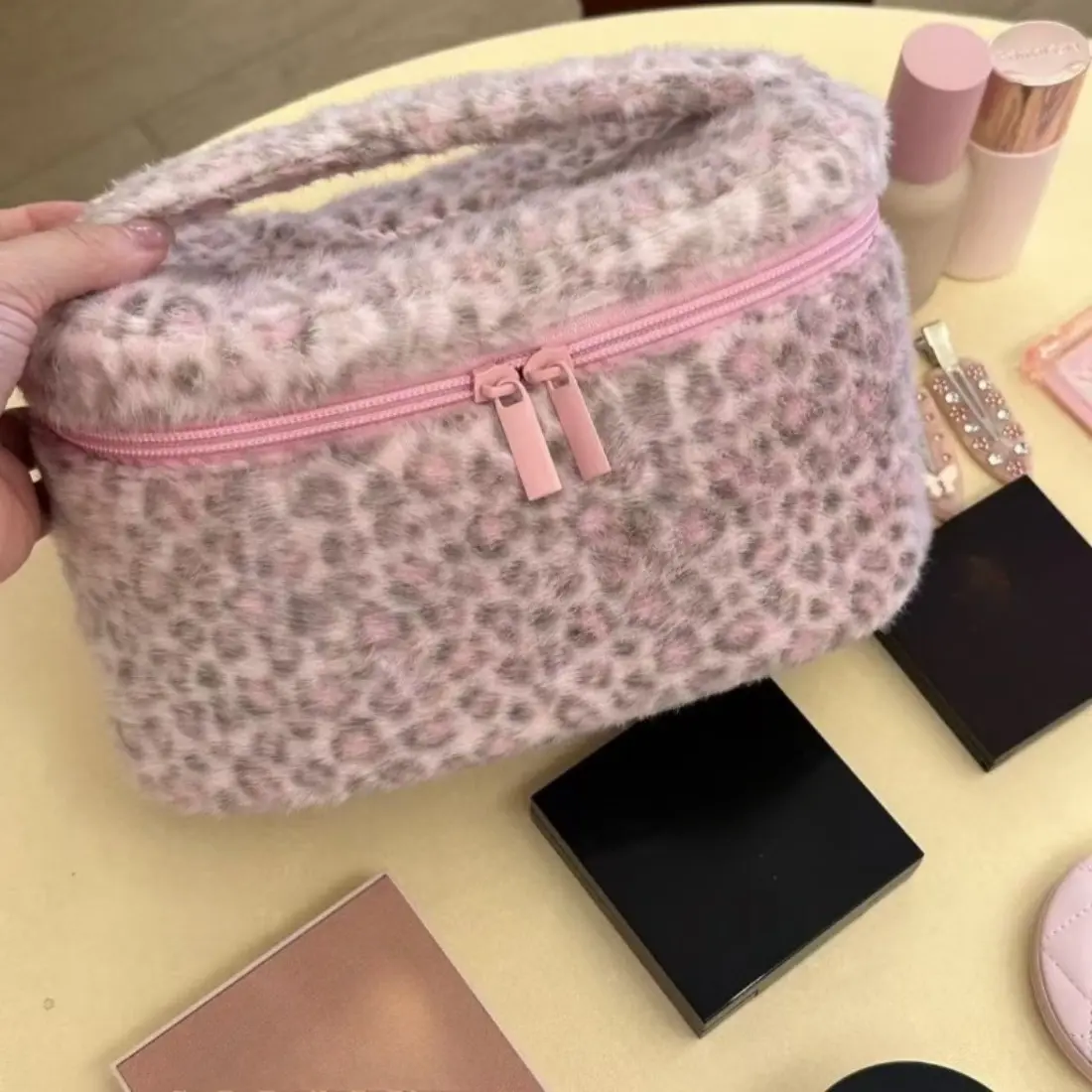 Women's Soft Texture Pink Leopard Animal Print Faux Fur Plush Makeup Bag, Portable Pouch Toiletry Organizer for Travel & Gym, Sport & Outdoor Travel Storage for Beauty Essentials