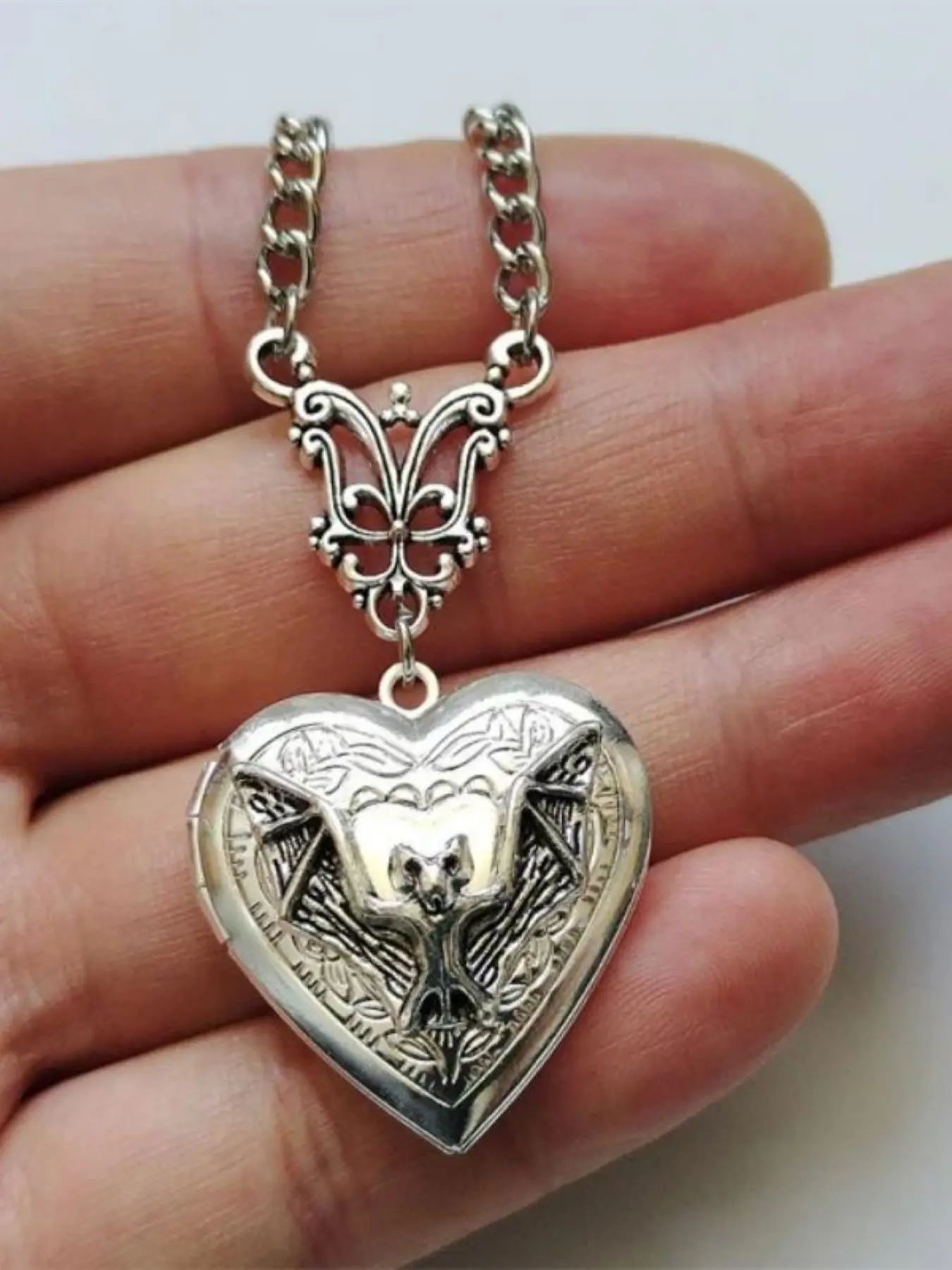 1 PC Romantic Heart-Shaped Silver Women's Necklace Pendant - Openable Photo Frame Necklace, Jewelry Accessories, Gift for Festivals