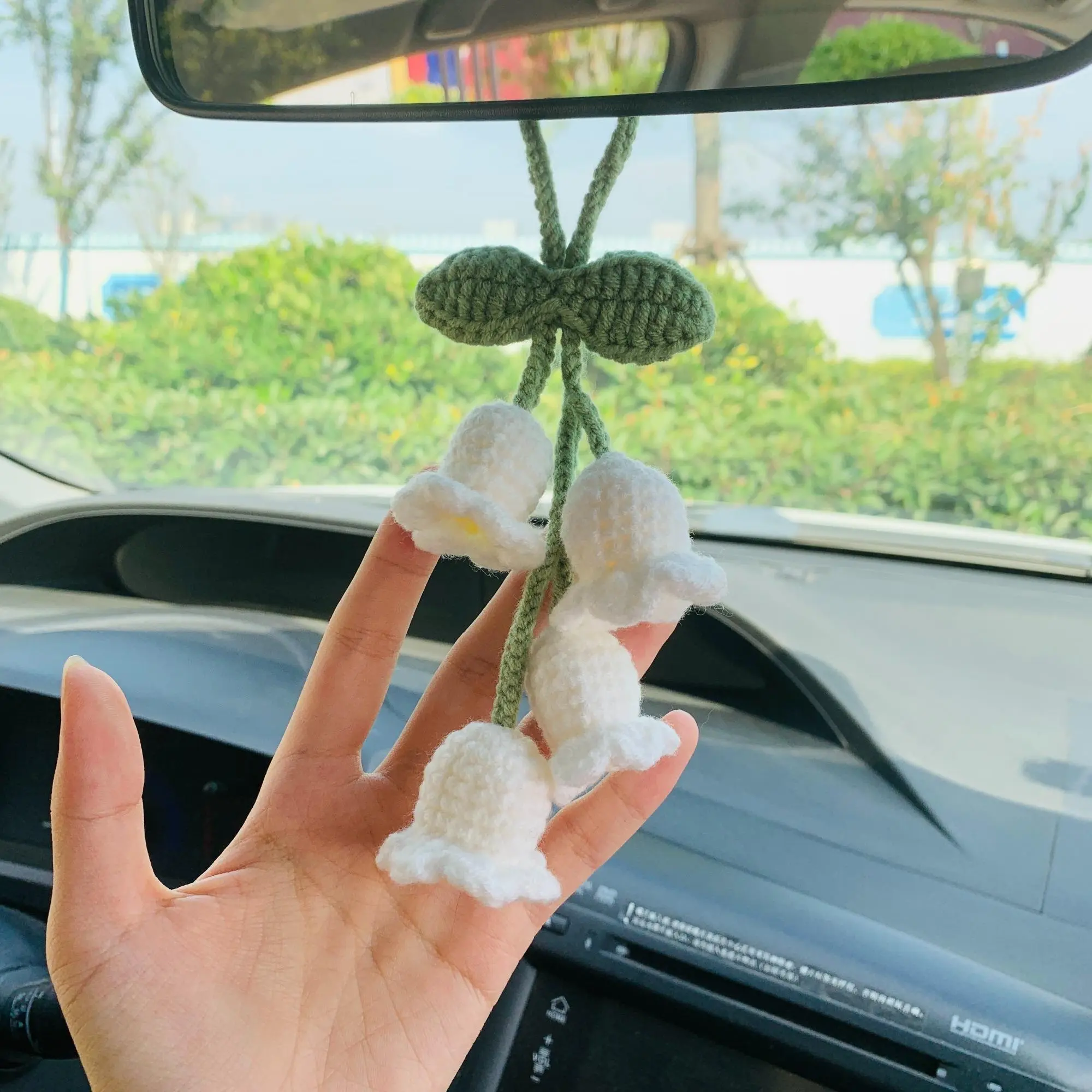 Handmade Flower Design Car Hanging Ornament, Car Ornaments, Rear View Mirror Hanging Decoration for Car Interior Decor, Cute Car Accessories for Women & Girls, Girly Car Accessories, Car Interior Accessory