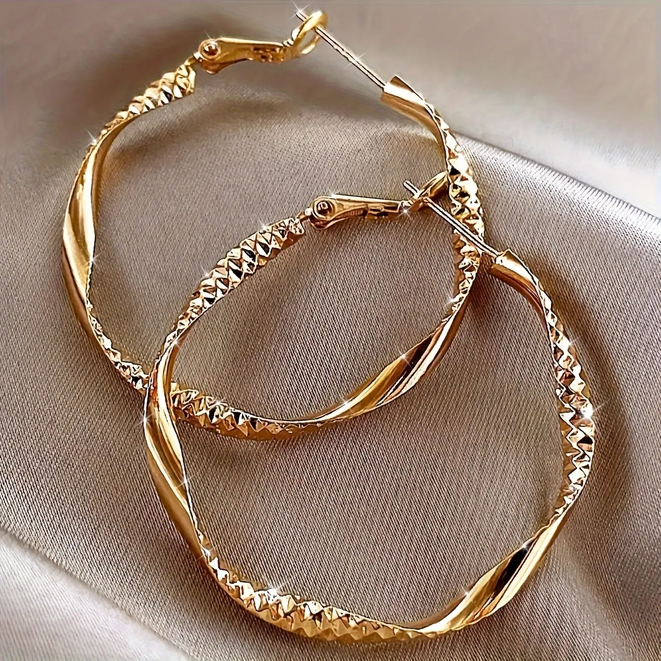 Women Twisted Hoop Earrings 4.5cm Golden Sparkling Accents Round Metal Zinc Alloy Stainless Steel Ear Posts Elegant Party Casual Gold Jewelry Aesthetic Costume Jewelry