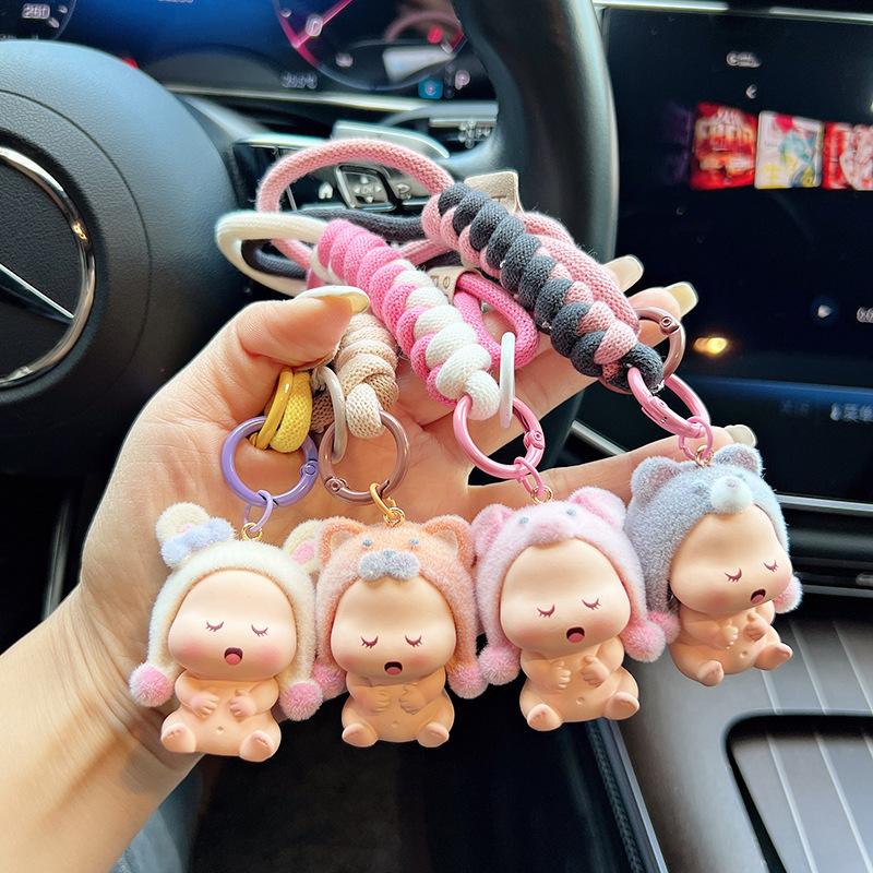 New Flocked Cartoon Hat Doll Keychain, Cute Kawaii Baby Figurine Car Key Ring, Fashionable Plush Bag Charm Accessory for Women
