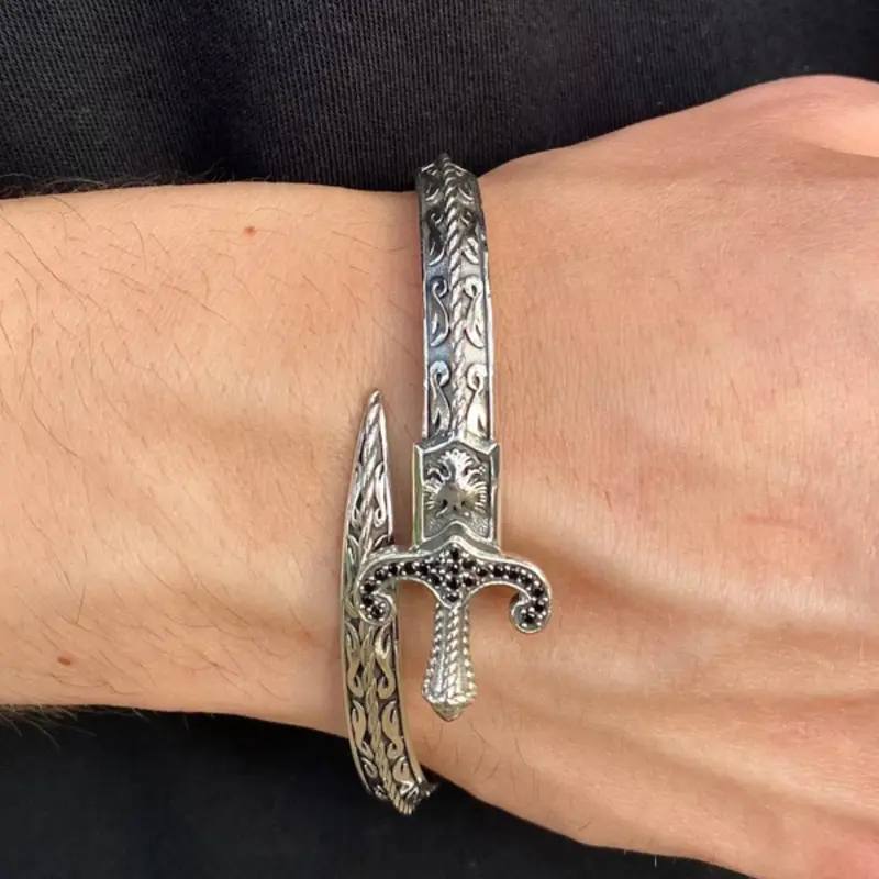 Vintage Retro Cuff Bracelet, Adjustable Geometric Design, Unisex Fashion Accessory, All-Season Wear, Perfect Gift Idea, Bracelets Jewelry