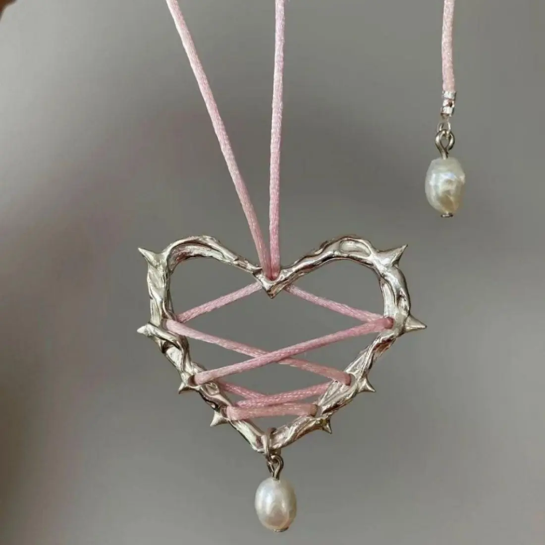Y2K Thorn Heart Pearl Necklace for Women, Ribbon Bow Pendant Necklace with Coquette Edgy Design, Trendy Aesthetic Layered Fashion Jewelry, Statement Chain Necklace for Daily Wear, Party, Concert, Festival, Birthday, Valentine's Day & Gift for Her