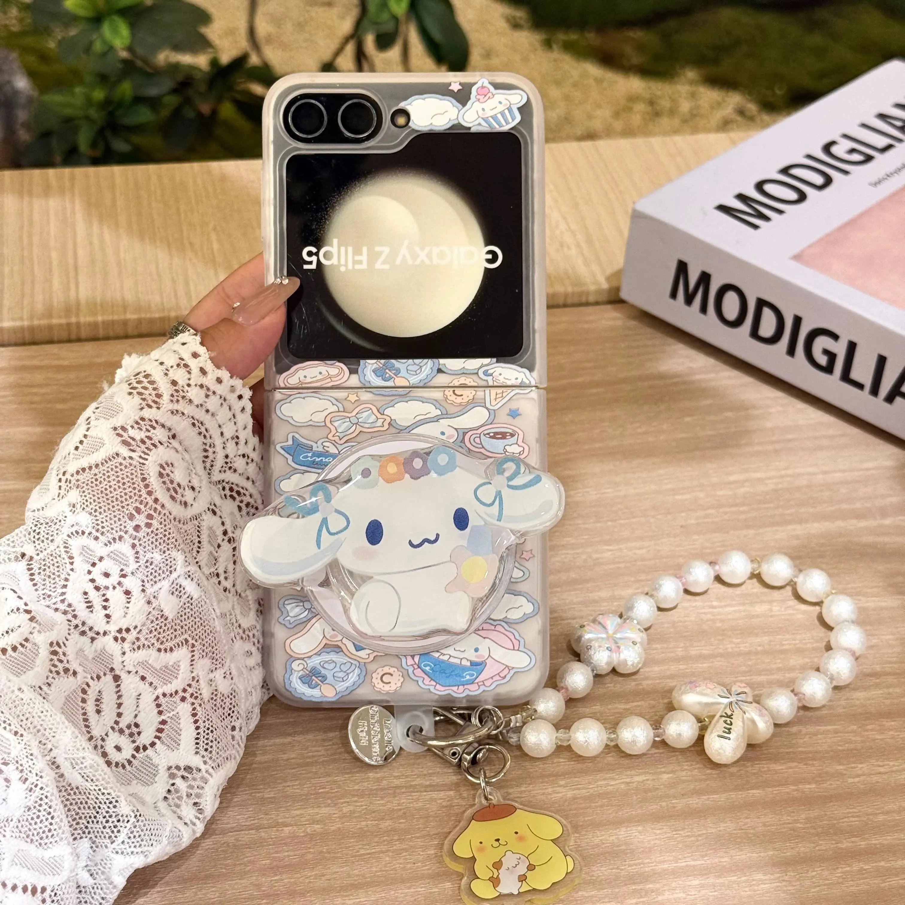 Cute Cartoon Sanrio Cinnamoroll Magnetic Stand Phone Case For Samsung Z Flip 7 6 5 4 Flip Folded Shockproof Cover With Chain