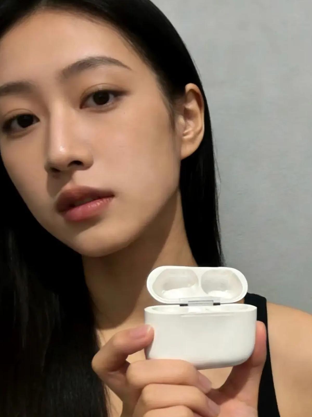 Wireless In-ear Headphones Bluetooth Earbuds with Noise Cancelling 20H Long Playtime for Pad Phones Workout Sports