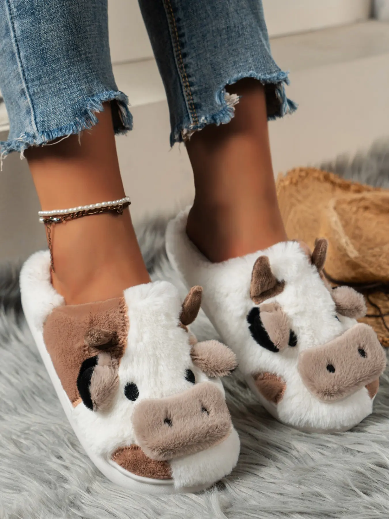 Women's Plush Cute Cow Design Slippers, Warm Fashion, Floral and Bow Decor, Soft Indoor Outdoor Silent Non-Slip Shoes