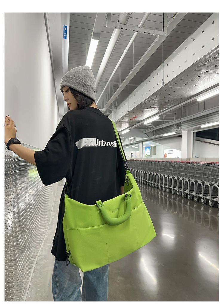 Dry and wet separation storage crossbody bag 2026 new Hong Kong style large-capacity shoulder bag versatile sports outdoor fitness bag