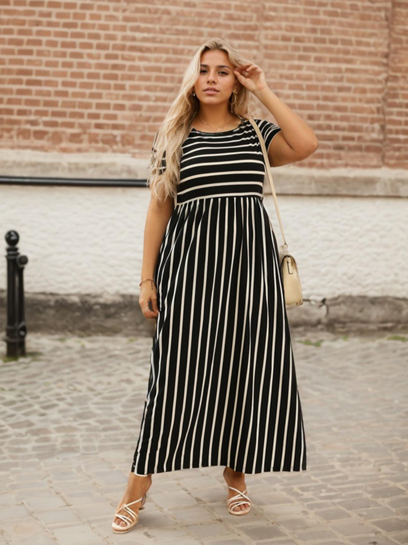 Plus Size Floral Print Short Sleeve A-line Dress with Pockets, Summer Dress, Boho Vintage Dresses for Holiday, Casual Everyday Wear, Modest Dresses