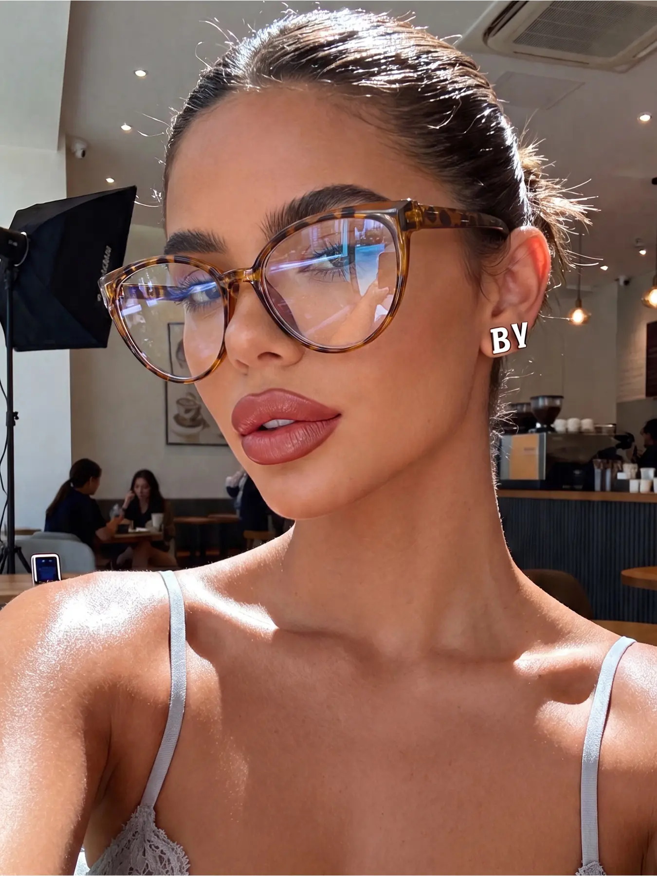 1 pair of glasses, unisex, leopard print, cat-eye frame, modern minimalist style, clear lenses, daily life, eye protection, prevent eye fatigue, office reading watching TV, playing with mobile phone, street photography decoration