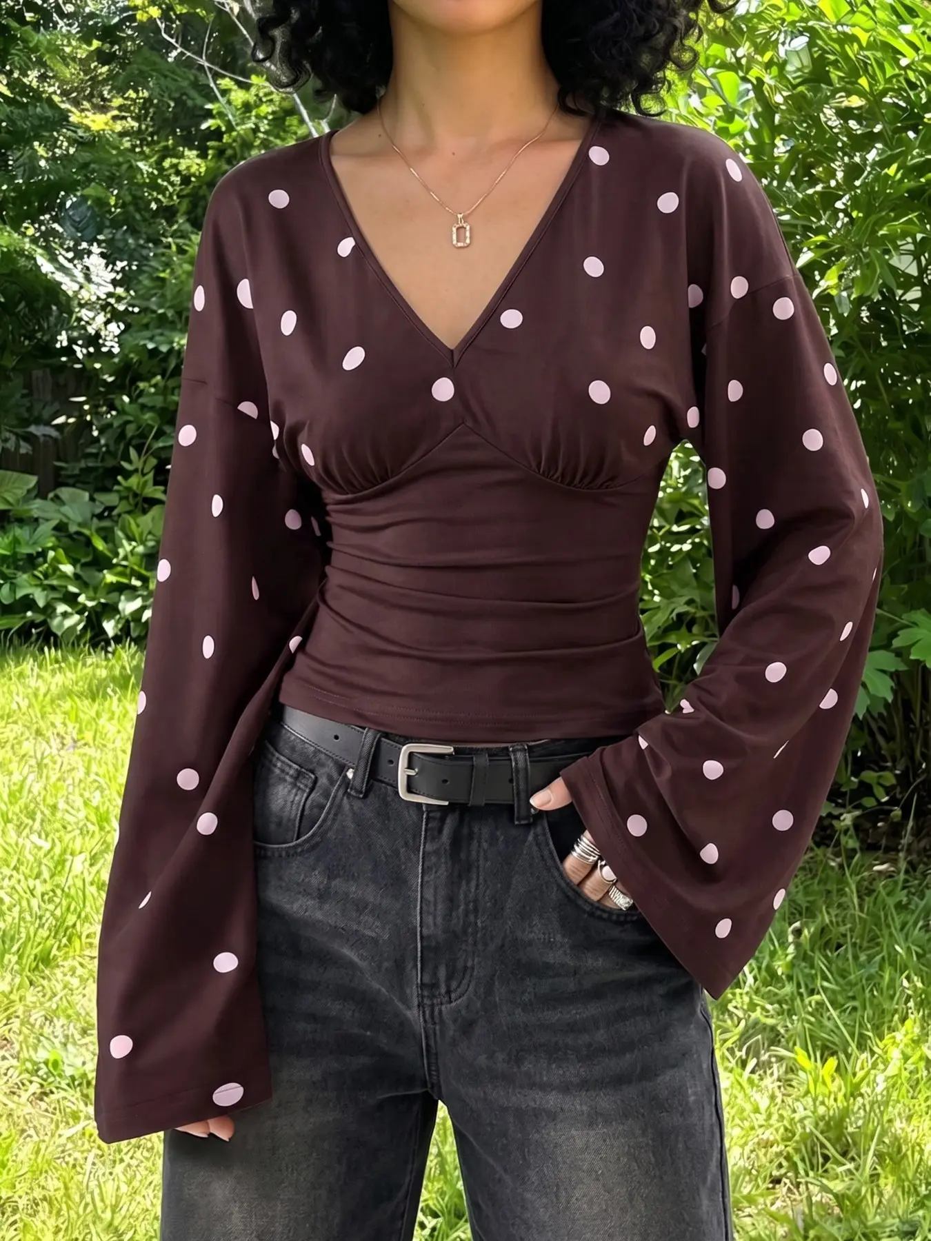 Women's Polka‑dot Cropped Long‑sleeve Top, V‑neck Waist‑cinched Flare‑sleeve Shirt, Fitted Y2K Polka‑dot Print Cropped T‑shirt