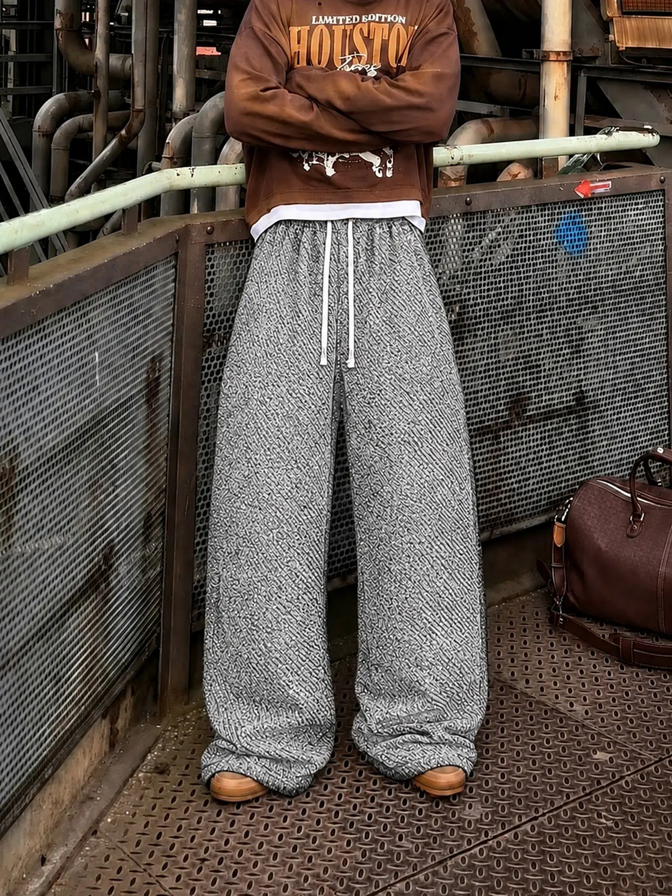 Men’s Burgundy Baggy Jeans with Allover Jacquard Pattern and Sparkling Rhinestone Details, Drawstring Wide Leg Streetwear Pants