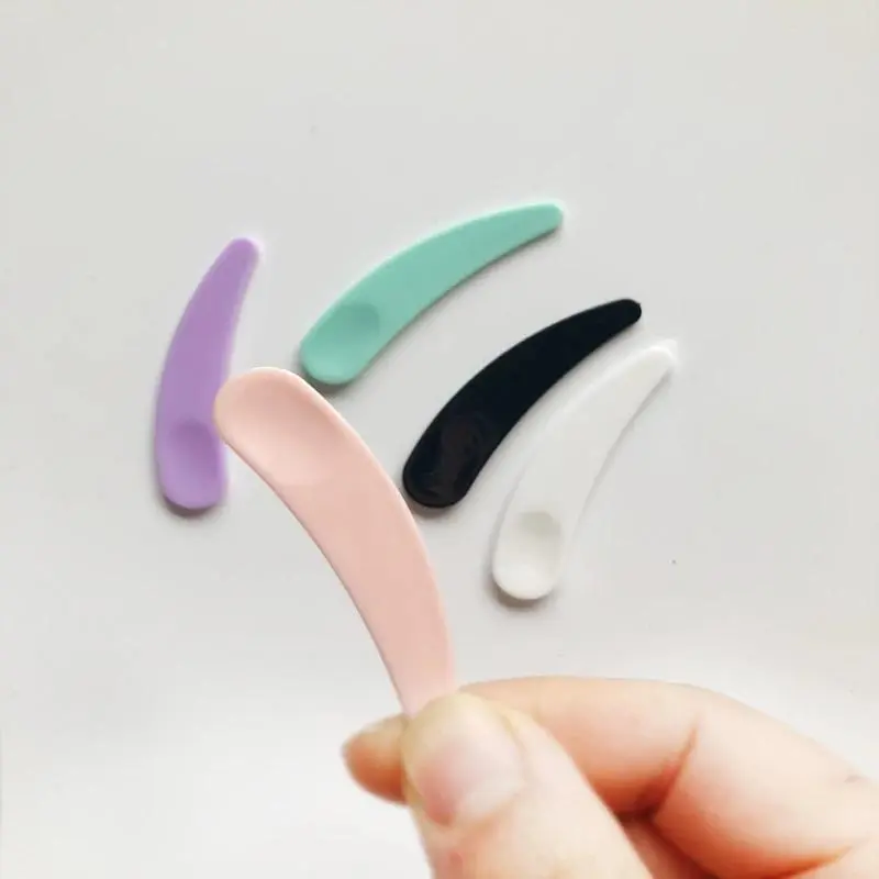 100pcs Mini Spoon Cosmetic Skincare Spatula Plastic Beauty Spoon Face Mask Reusable Scoop For Eye Facial Cream 5.5cm