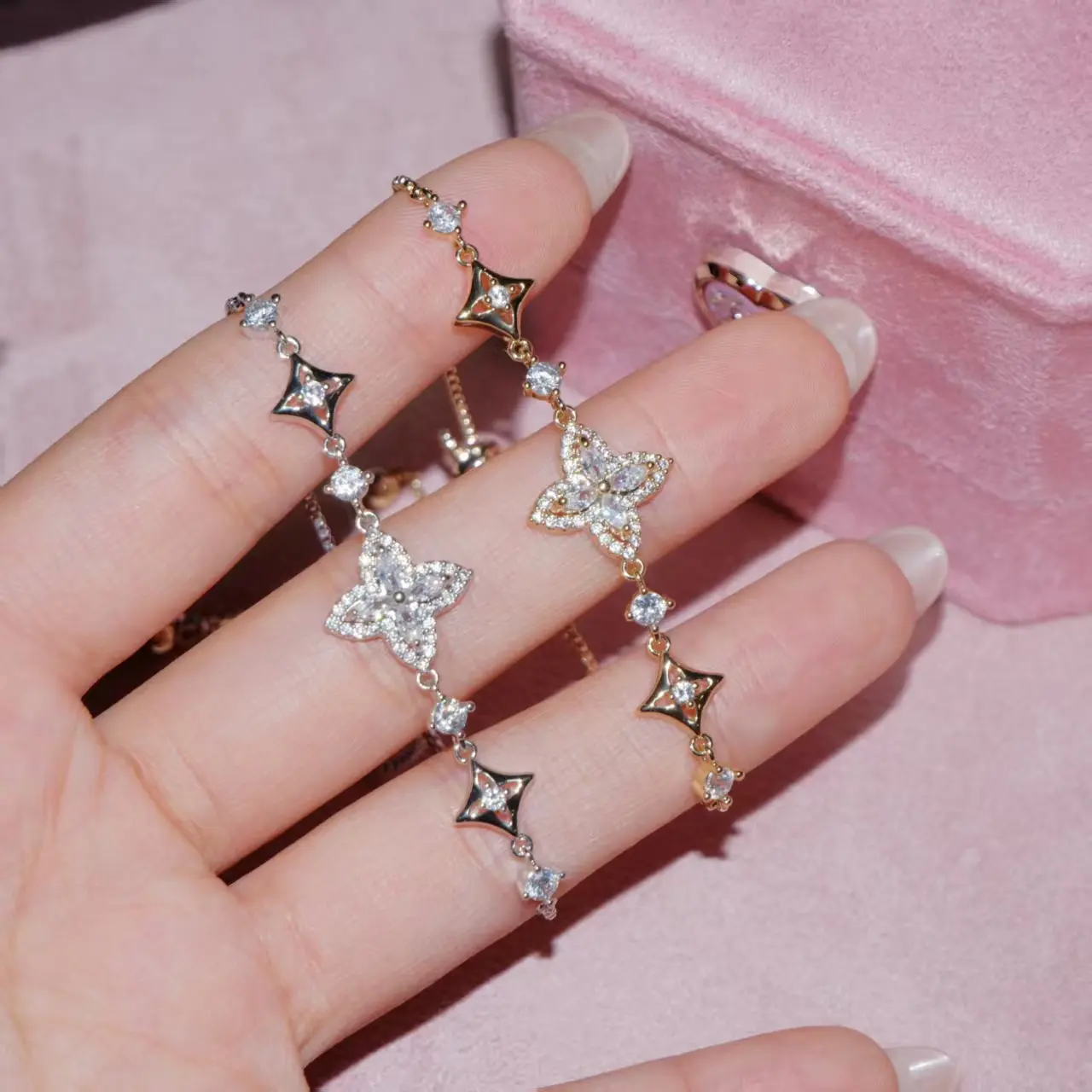 Silver Gold Plated Cubic Zirconia Four Leaf Clover Star Bracelet Dainty Adjustable Box Chain Sparkly Crystal Quatrefoil Charm Bracelet Elegant Women Daily Jewelry Gift 2.