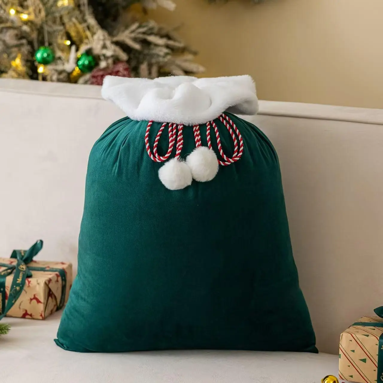 Large Velvet Christmas Bag with Drawstring, Fluffy Gift Storage Pouch for Candy & Presents, Festive Holiday Organizer for Friends & Family