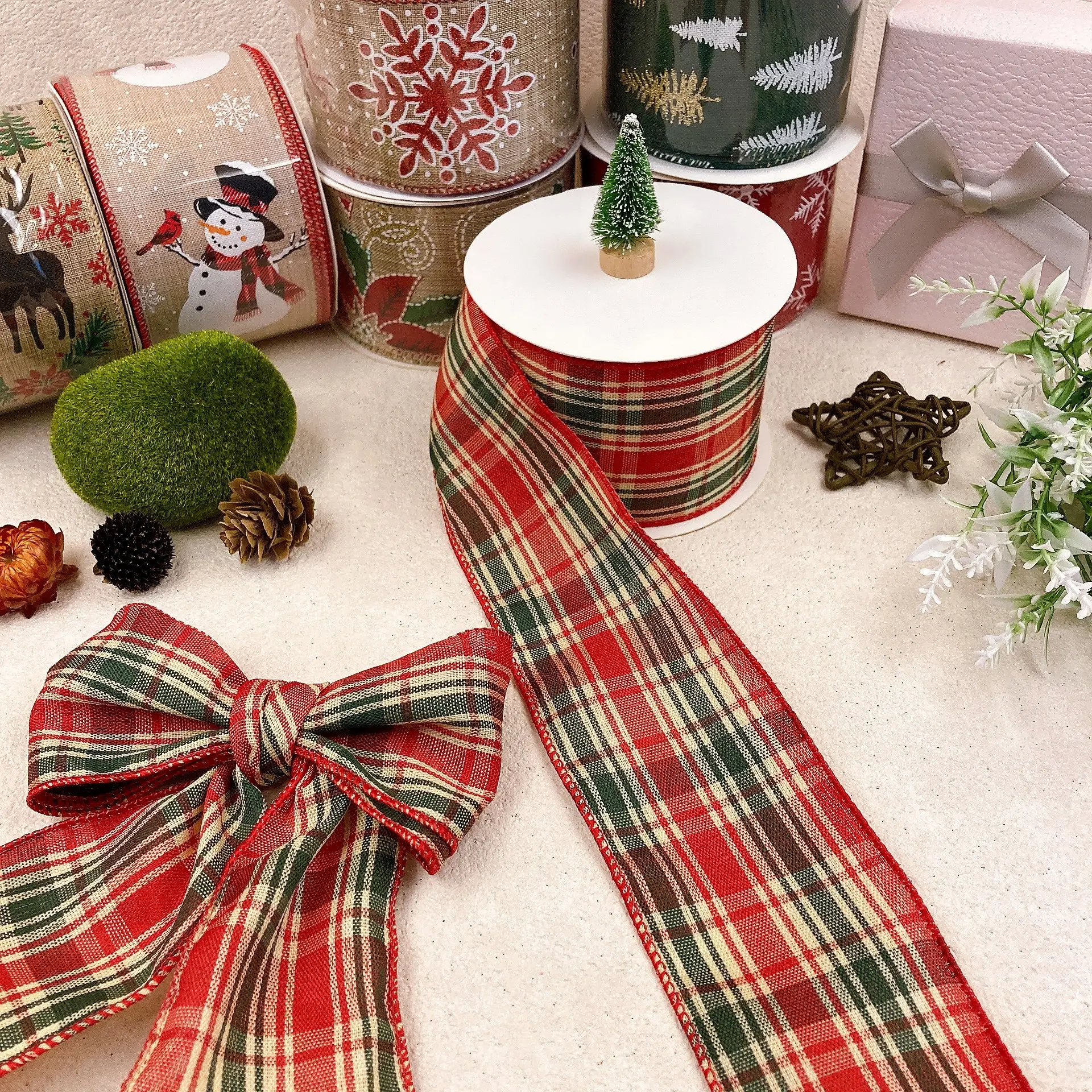 🎀Christmas Gingham Ribbons ✨Wide Dots Wired Ribbons Plaid Wired Ribbons for Home Décor Christmas Tree Ornaments Gift Wrapping DIY Crafts,🎄Holiday Decoration, Wedding Decoration,Bows,Clothing, Holiday Iron Wire Edging, Perfect for Gift Wrapping🎁