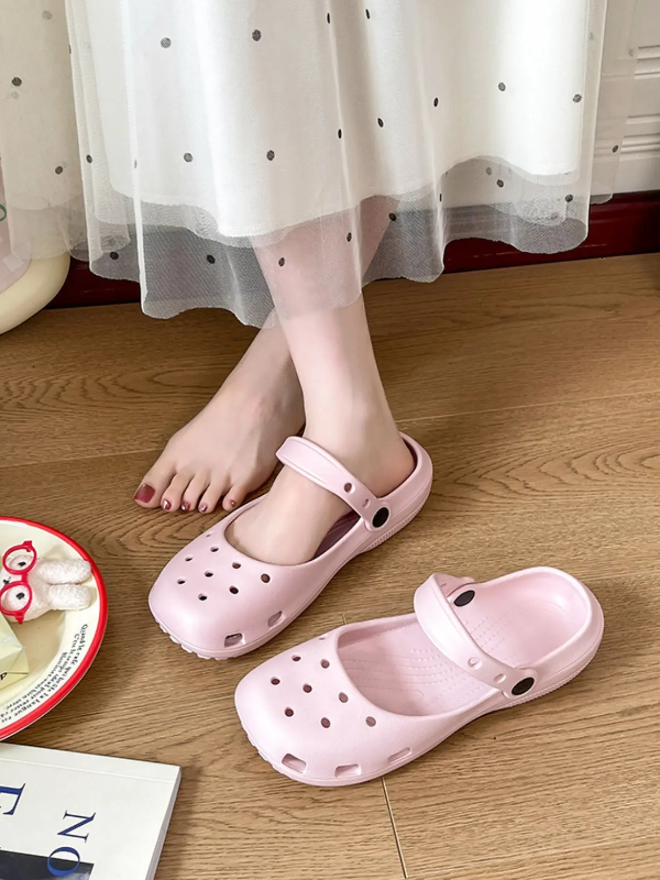 Women's Cross Ballet Sandals Clogs, Non-Slip Summer Beach Shoes, Flat Casual Nurse Slippers, Eva Sole, Sweet Style, Solid Pattern