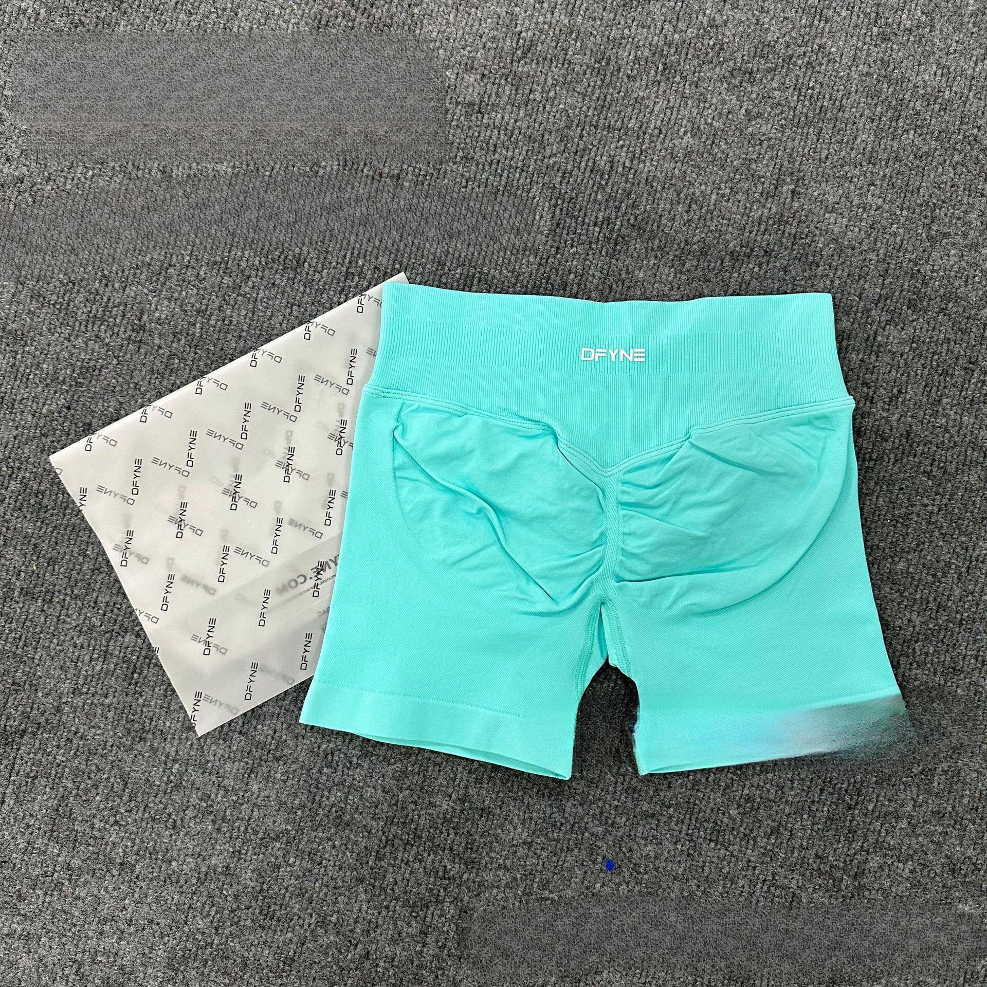 DFYNE's best-selling three-section high-waisted shorts with hip-lifting design, perfect for running, fitness, and yoga. They flatter the tummy, lift the hips, and make legs appear longer – a must-have for spring and summer.