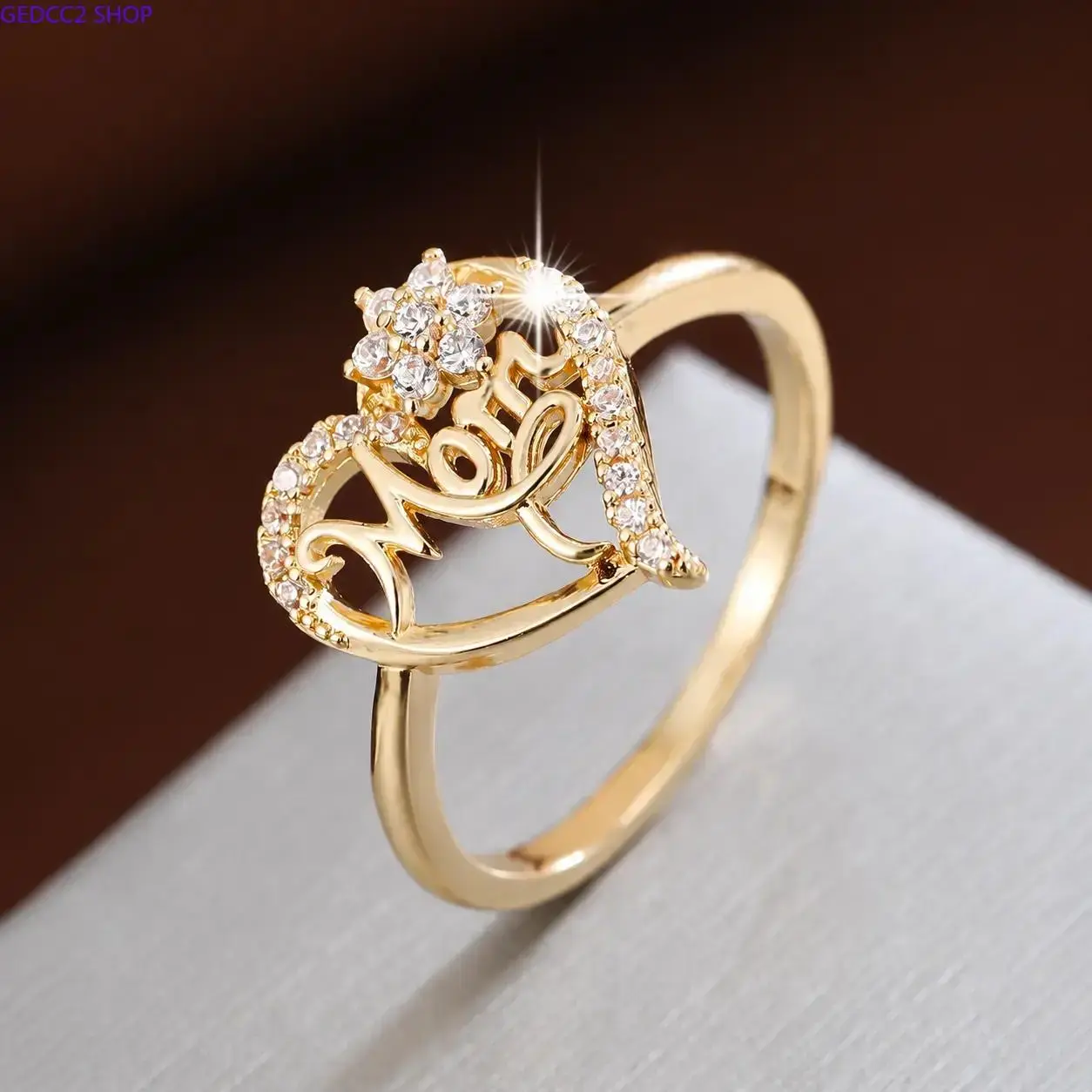 Women’s Heart Shaped Rhinestone Ring, Sparkling Crystal Statement Ring, Elegant Fashion Jewelry for Party, Date Night & Daily Wear