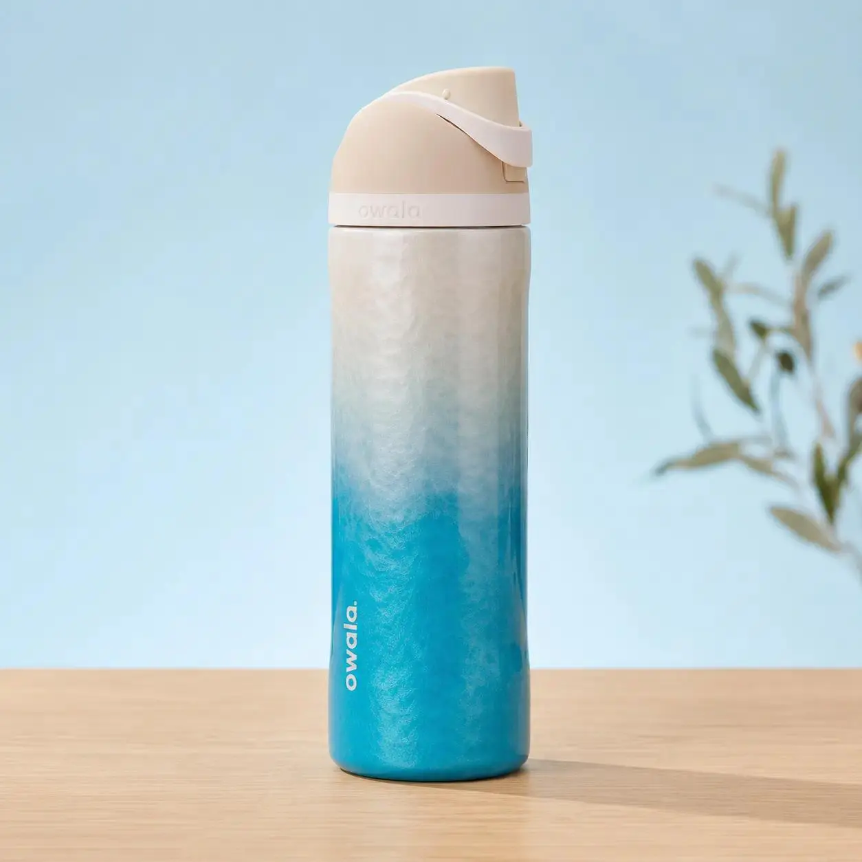Owala FreeSip Sway Ocean Blue Gradient Water Bottle Insulated Stainless Steel Leakproof Straw Lid Travel Tumbler Cup Holder Friendly Beach Gym Outdoor Hydration Bottle