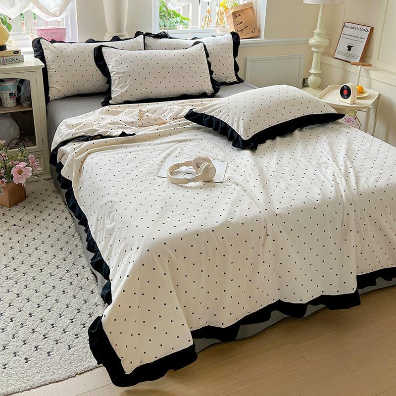 Lightweight Summer Quilt, French Style Dot Design, Soft Breathable Comforter, Ideal for Bedroom & Guest Room