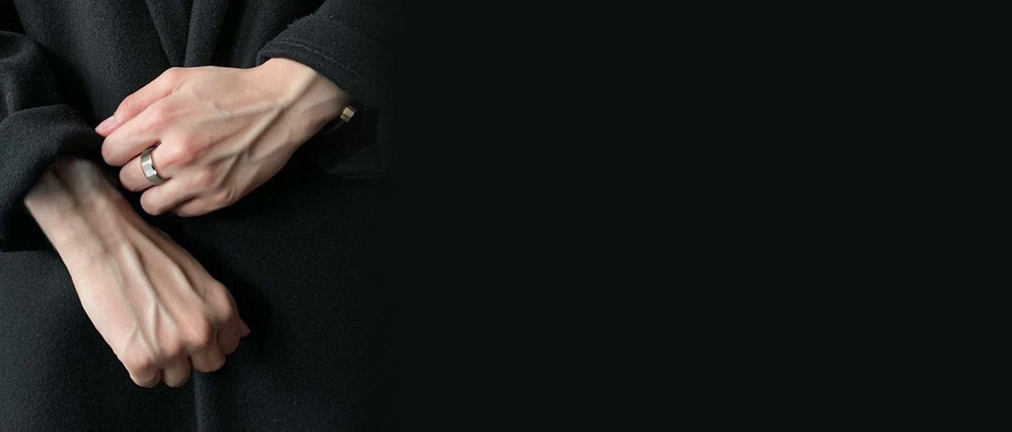 YADOCA Stainless Steel Rings for Mens Wedding Band Silver Black Fidget Ring Anxiety Relief Simple Engagement Promise Wedding Rings for Men and Women