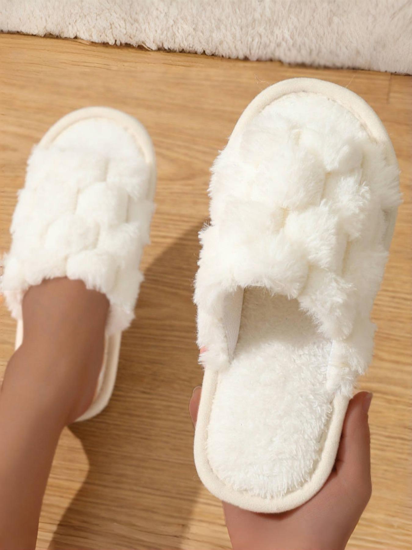 Women’s & Men’s Checkered Faux Fur Plush Slippers – Cozy Smooth Soft Furry Indoor Shoes, Thick Warm Fleece Lining for Ultimate Comfort, Classic Check Pattern Design, Non-slip Durable Sole, Lightweight Quiet Bedroom House Shoes, Footwear