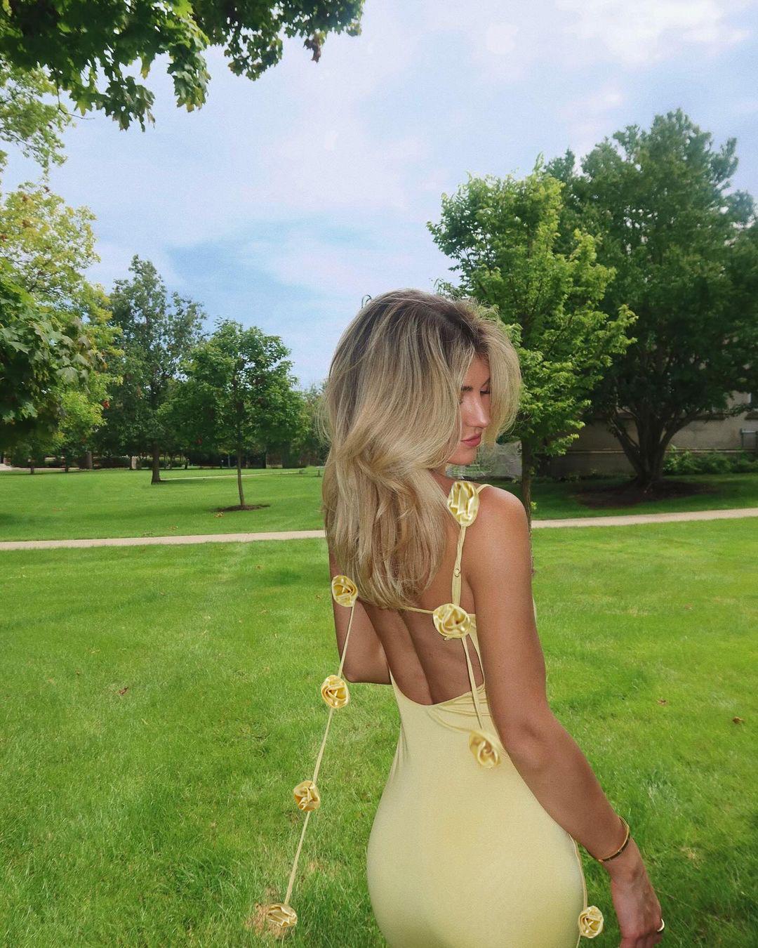 Women's sexy evening dress, backless with shoulder straps, decorated with three-dimensional flowers, long slip dress