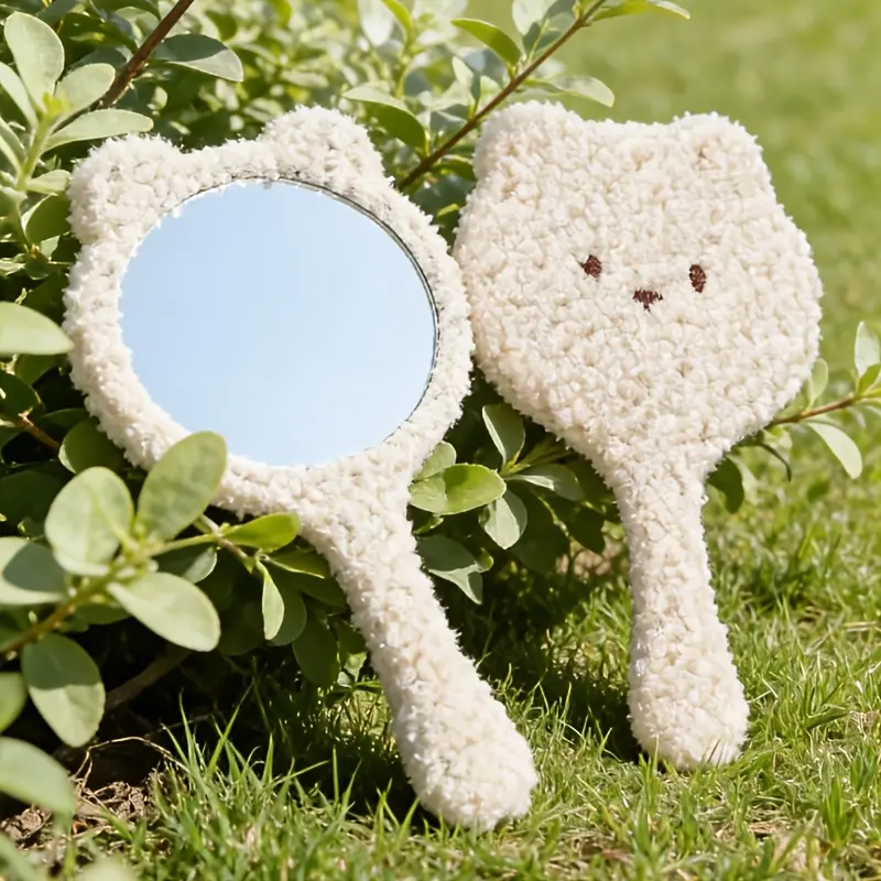 Plush Bear Handheld Mirror, Encrypted Coral Fleece Material, Soft And Non-Shedding, Portable Daily Mirror, Safe Use in Multiple Scenes, Christmas/Wedding Season/Valentine'S Day Souvenir, Mother'S Day Heartfelt Gift