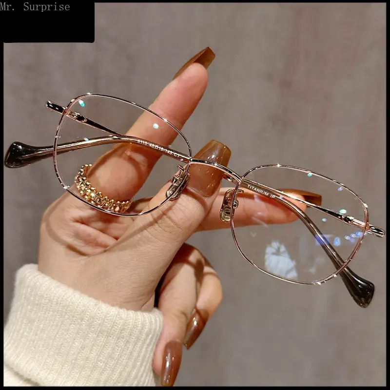 Lightweight Vintage Small Eyeglass Frame for Women, Slim Golden Metal Optical Frame, Fashion Eyewear Accessory for Daily Casual Outfits