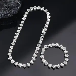 2Pcs Heart Shaped Cuban Chain Necklace Set, Hip Hop Style Choker Jewelry Set, Luxury Layered Necklaces for Teenagers, Perfect Gift for Valentine's Day, Birthday, Daily & Party Wear