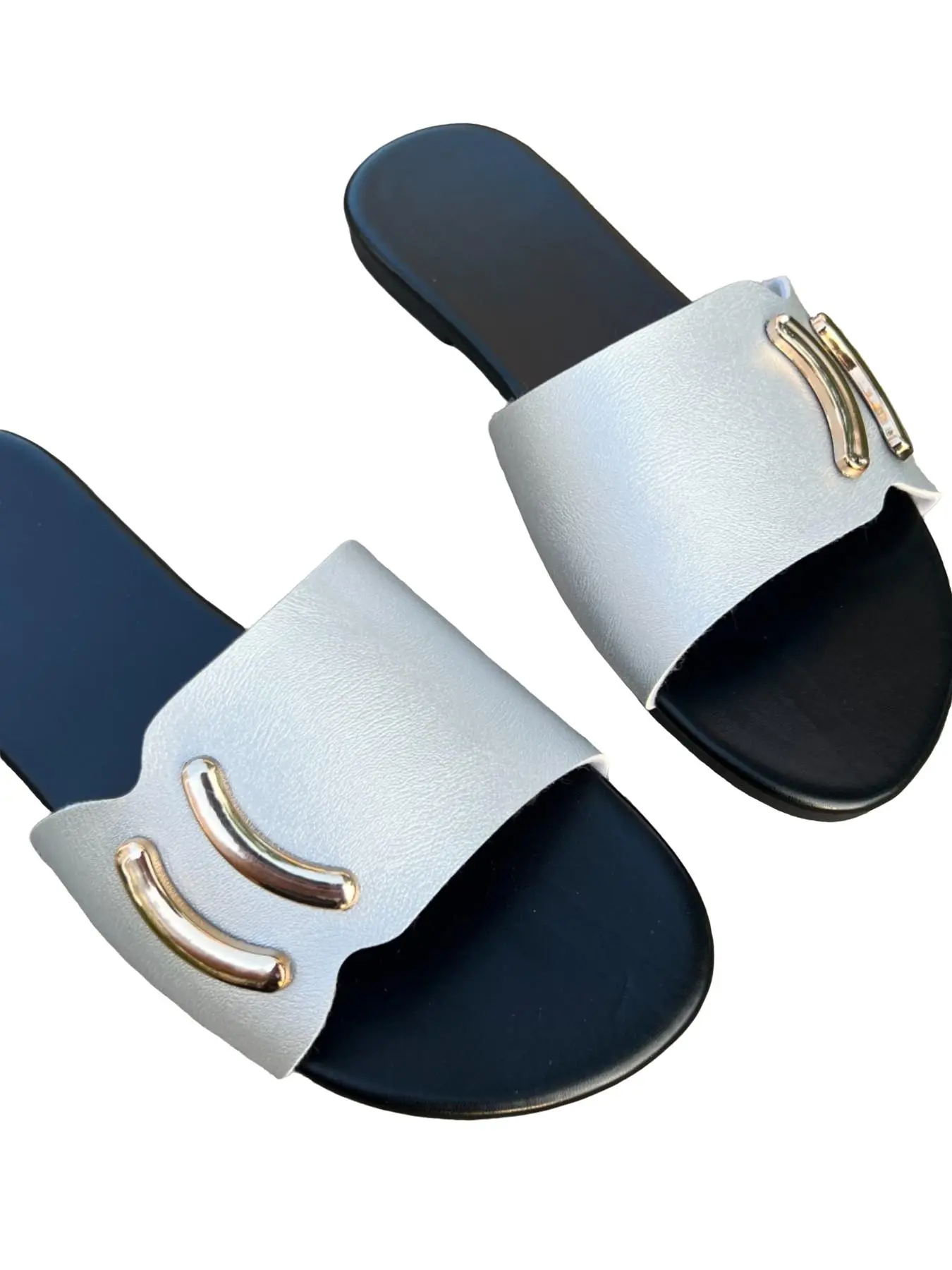 Office-Ready Solid Color Leather One-Piece Women's Slippers, Arc Metal Accent, Soft Sole Anti-Slip, Ideal for Outdoor Use, Comfortable Sandals, Fashionable PU Slides