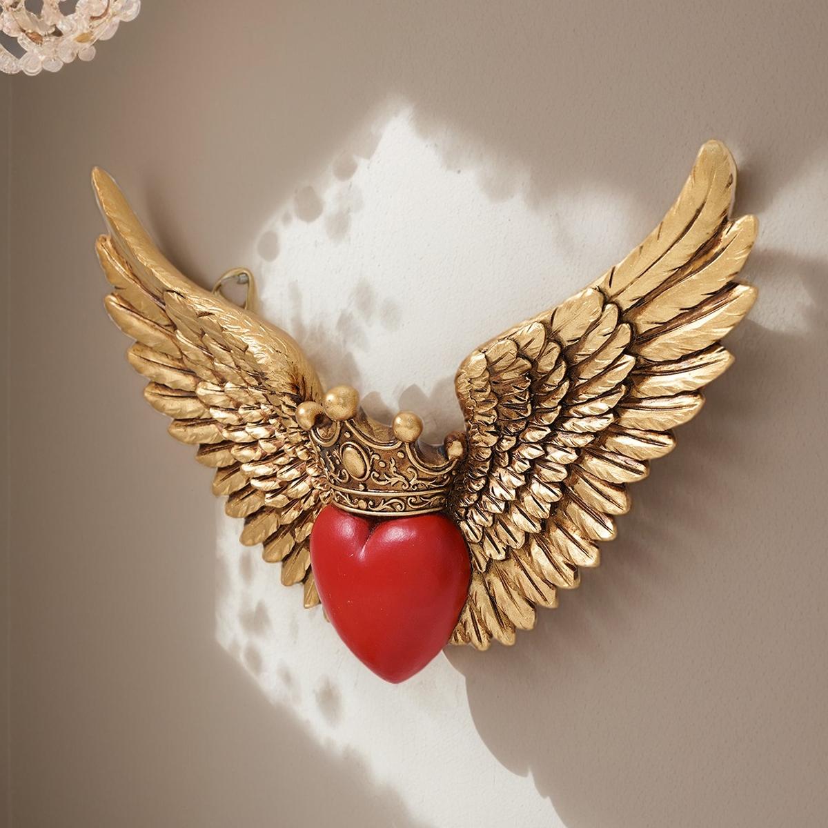 Resin Crown Heart Wings Decorative Hanging Ornament, Valentine's Day Handmade Wall Art, Room Decoration for Living Room, Study, Shop, Party