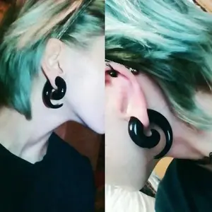 Hip Hop Acrylic Pointed Cone Snail Ear Canal Resin Ear Expander Puncture Alternative Earrings
