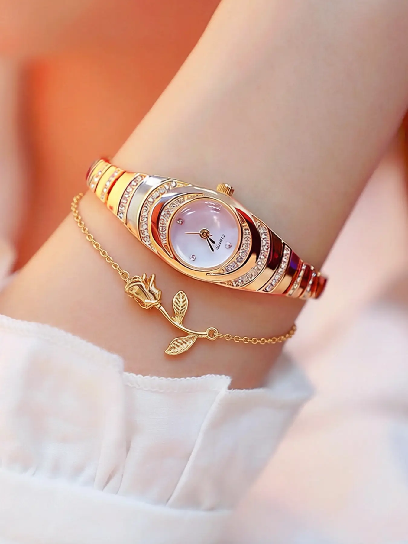 2-piece set of watch and bracelet: diamond-encrusted watch + rose flower set