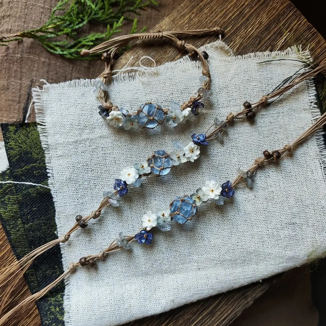 [Qinlan] Macrame Synthetic Blue Crystal Woven Bracelet with Floral Motif, Adjustable Size, Sweet Look for Girls