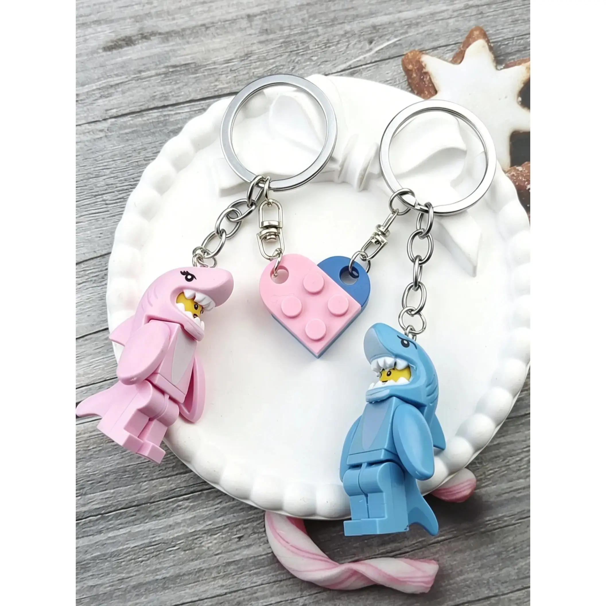 New Pair Of Blue Shark Keychains, Magnetic Heart Design, Metal Key Ring With Long Chain, Couples Accessory, Unique Fashion Pendant