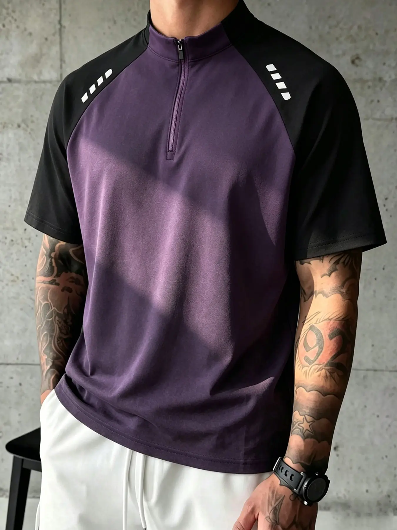 Men's and women's styles of American retro streetwear jackets with wind-resistant half-zip, contrasting colors, short sleeves. Outdoor fitness reflective strip-stitched collar-style casual top. Loose, casual, collar-style sport top. Menswear