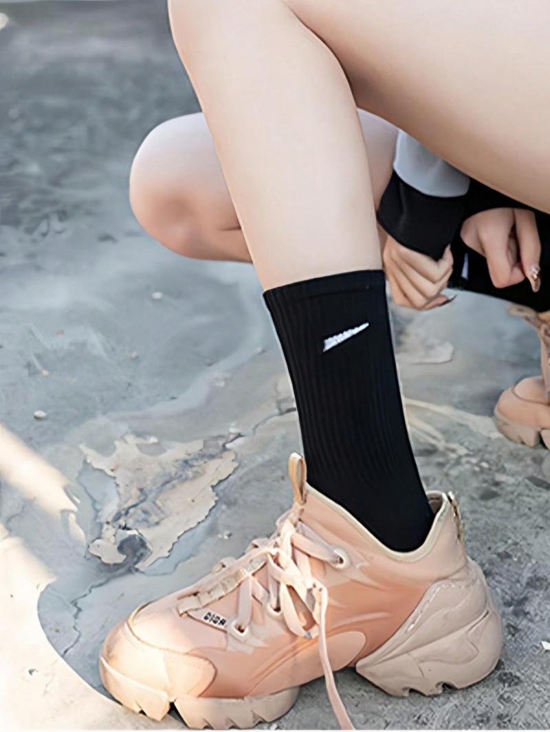 10 pairs of Random Color Women's Crew Socks, Casual Comfortable Breathable Mid-calf Socks for Daily Wear, Multipack Knit Socks for All Seasons, Underwear for Women,UU